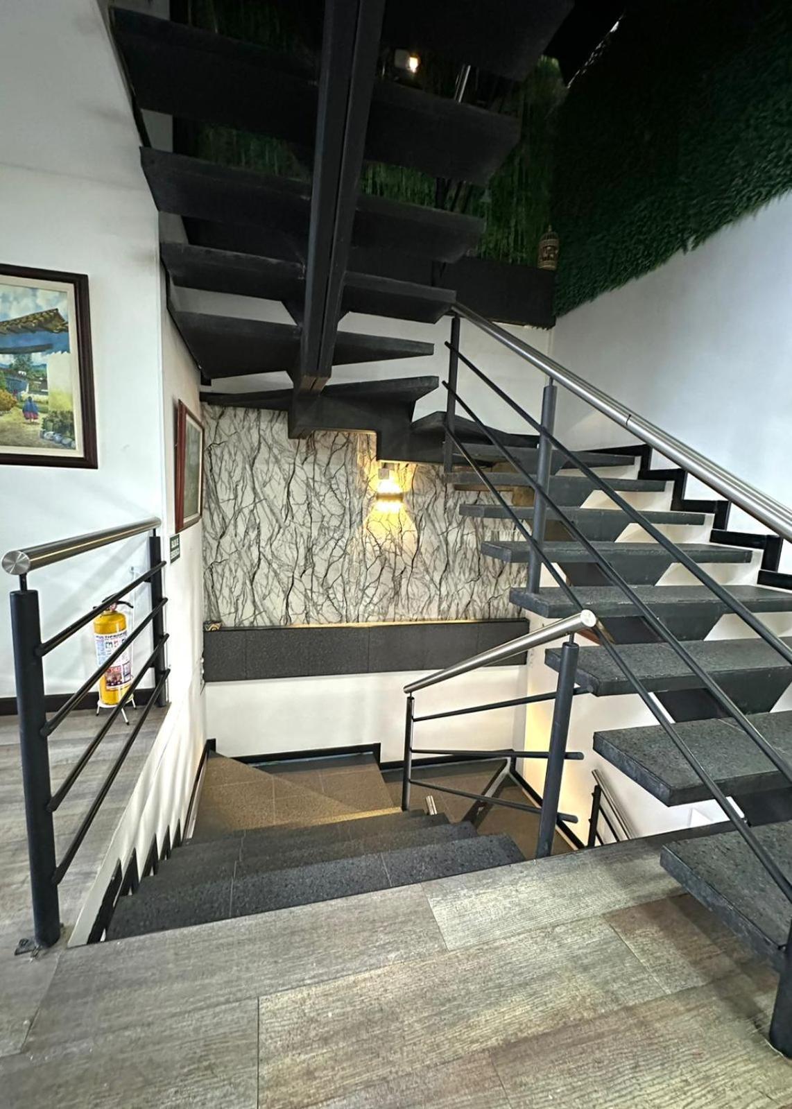 Hotel Los Maderos กาลี ภายนอก รูปภาพ