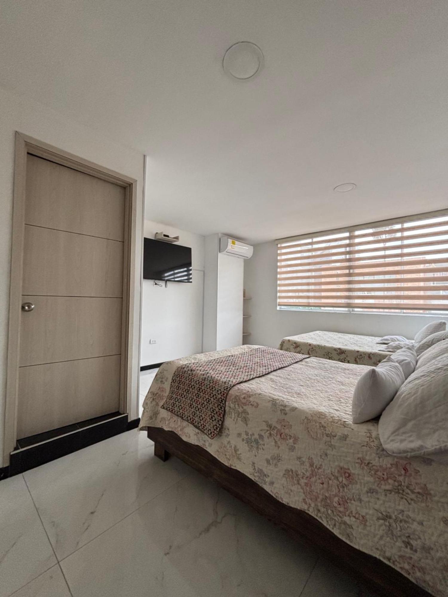 Hotel Los Maderos กาลี ภายนอก รูปภาพ